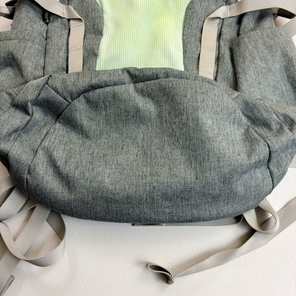 MOUNTAIN HARDWEAR Agami 27L Backpack Gray Mint Green Womens Daypack Hiking Camp - Picture 6 of 16